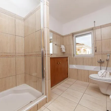 Villa D08 - Bay View In Vale Da *